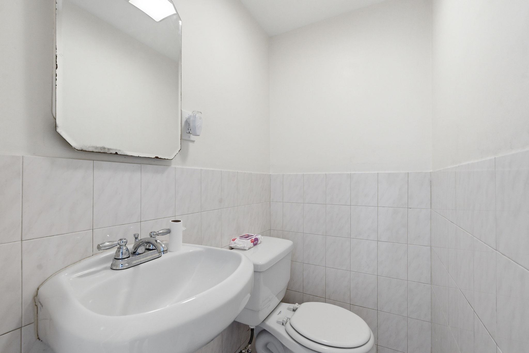 8 VAN NOSTRAND Avenue, Jersey City, JC Greenville, NJ 07305 - Property photo 5 of 17