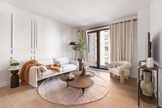500 West 45th Street #201, New York, NY 10036