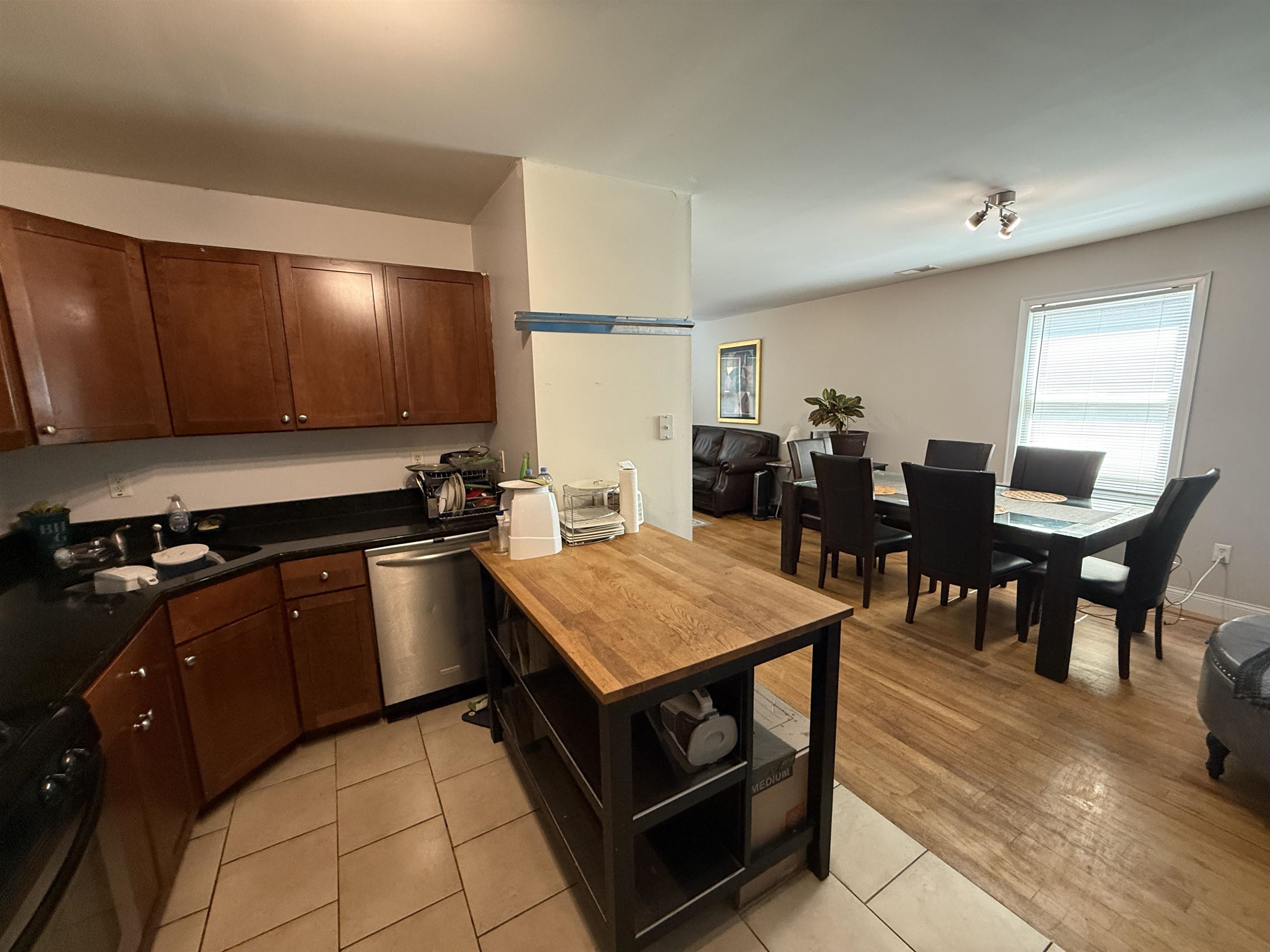 85 OAKLAND Avenue, Jersey City, JC Heights, NJ 07306 - Property photo 5 of 18