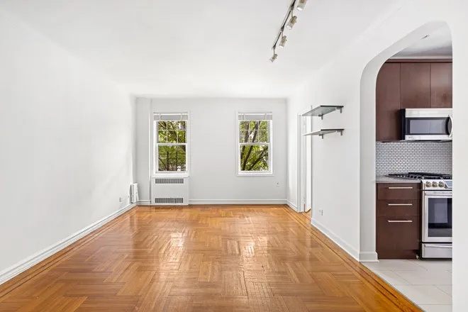 601 East 19th Street #3R, Brooklyn, NY 11226