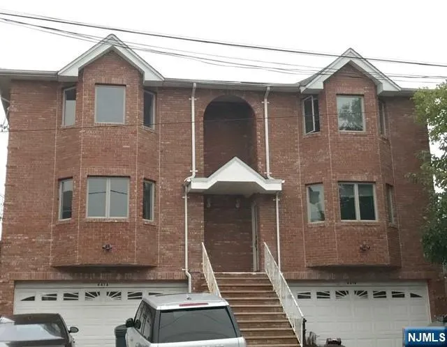 441 Hillcrest, Palisades Park, NJ 07650