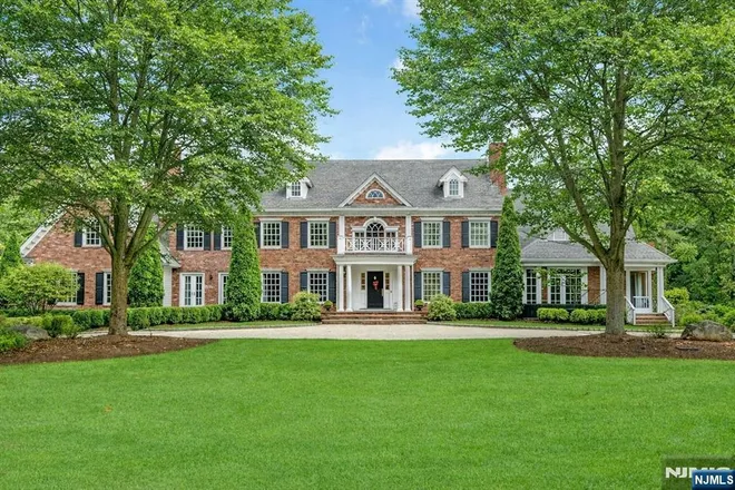 7 Charlden, Saddle River, NJ 07458