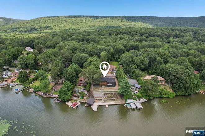 12 Rocky Point, West Milford, NJ 07421