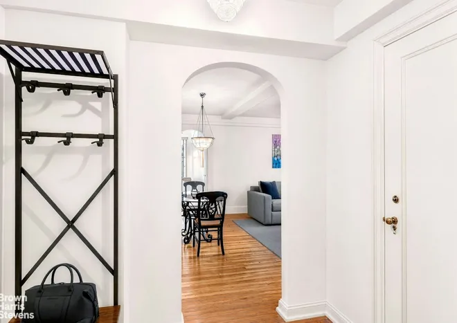 220 East 73rd Street #9H, New York, NY 10021