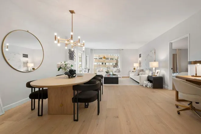 721 5th Avenue #33C, New York, NY 10022