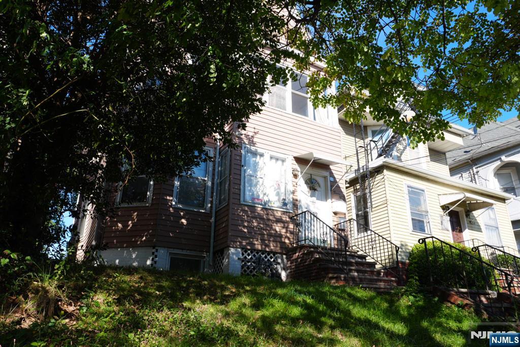 632 Monroe, Elizabeth City, Elizabeth, NJ 07201 - Property photo 3 of 4