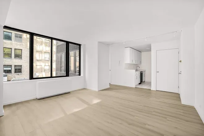 445 5th Avenue #10H, New York, NY 10016