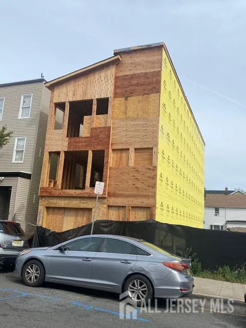195 12th Avenue, Newark, NJ 07107