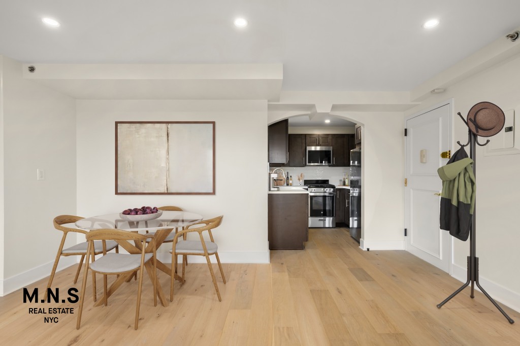 102-10 Queens Boulevard #704, Rego Park, Queens, NY 11375 - Property photo 4 of 16