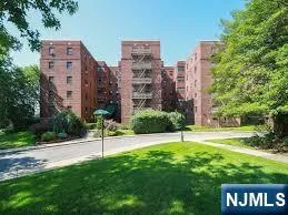 2333 Hudson, Fort Lee, NJ 07024