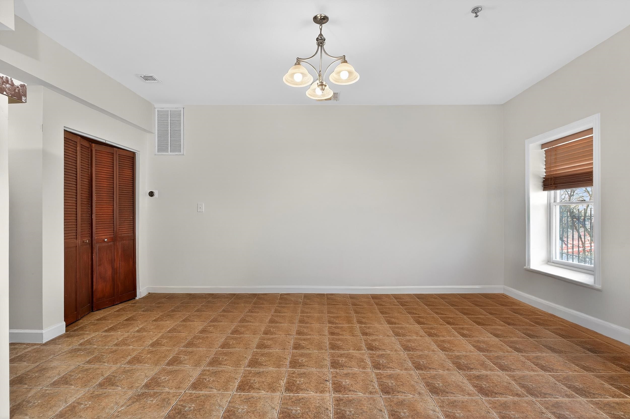 620 38th Street, Union City, Union City, NJ 07087 - Property photo 5 of 13