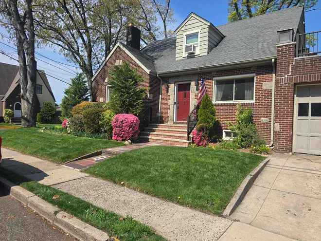 585 MONROE Place, Ridgefield, NJ 07657