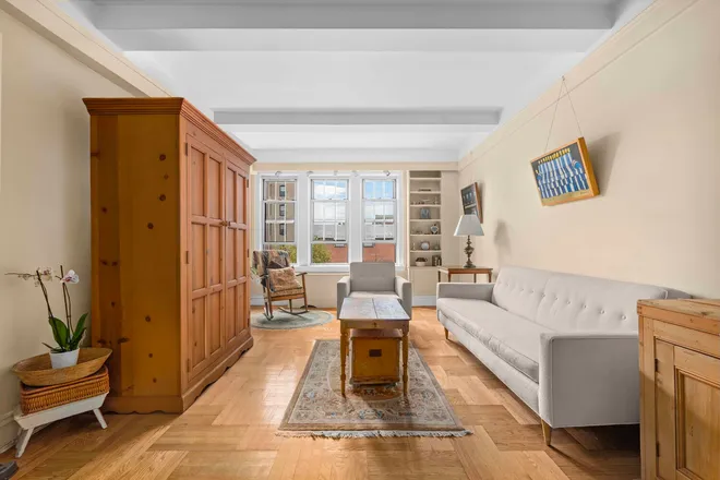 35 PIERREPONT Street #6C, Brooklyn, NY 11201