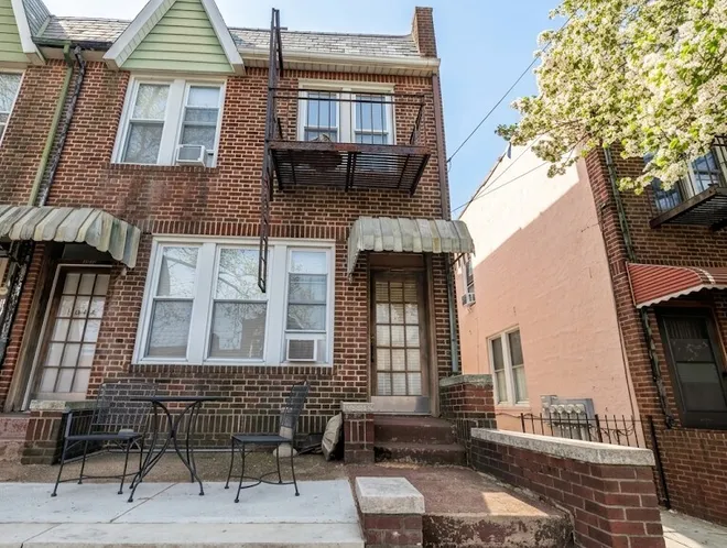 18-44 21st Drive #1F, Ditmars Steinway, NY 11105
