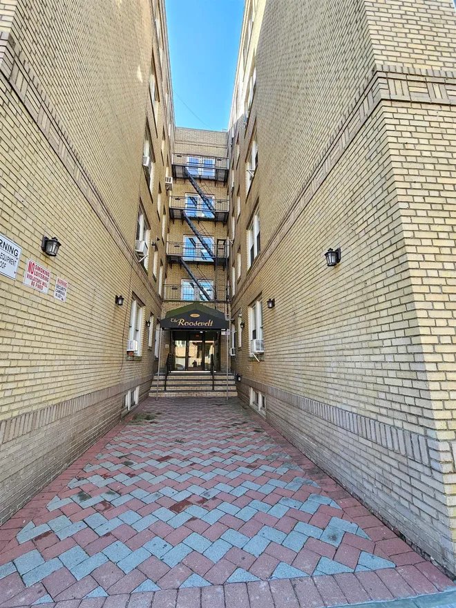 201 45th Street, Union City, NJ 07087