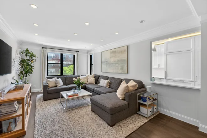 100 West 12th Street #4K, New York, NY 10011