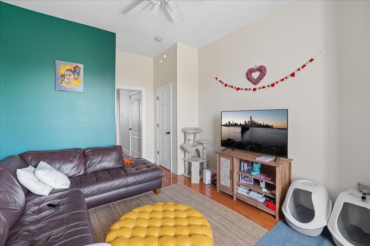 100 LEONARD Street, Jersey City, JC Heights, NJ 07307 - Property photo 3 of 16
