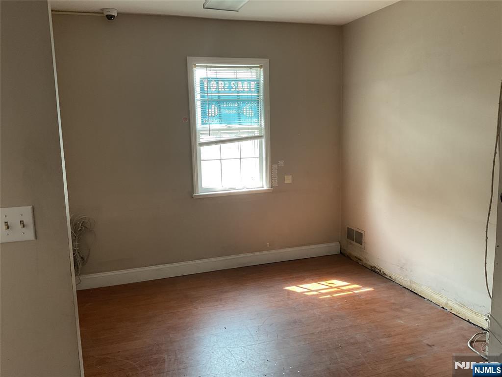 751 Teaneck #9, Teaneck Township, Teaneck, NJ 07666 - Property photo 4 of 18