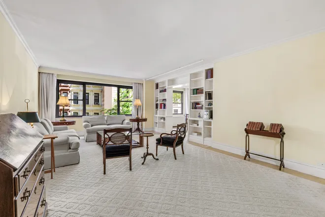 650 PARK Avenue #2C, New York, NY 10065