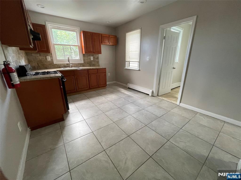 522 Mulberry, Newark City, Newark, NJ 07114 - Property photo 2 of 7