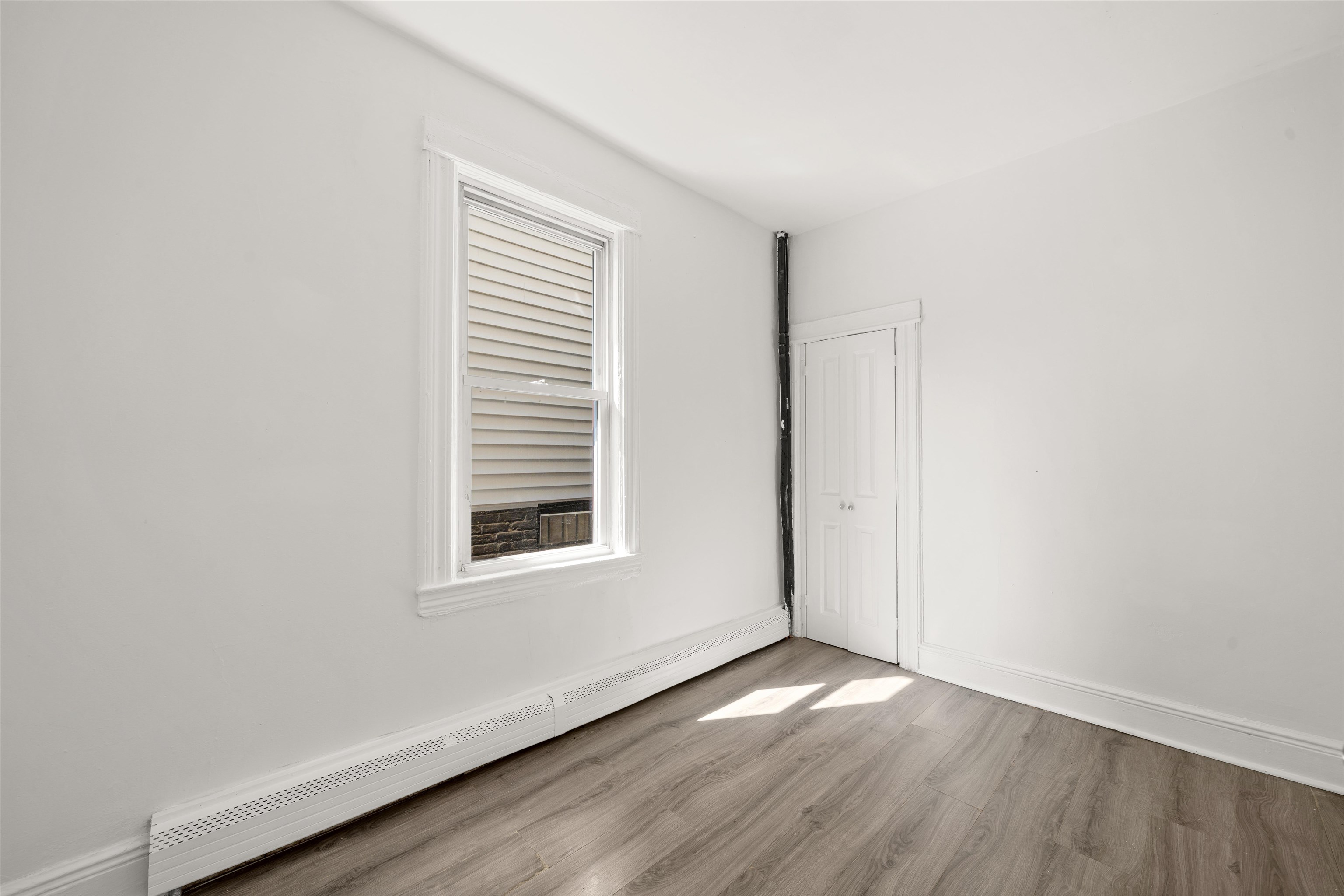 91 WOODLAWN Avenue, Jersey City, JC Greenville, NJ 07305 - Property photo 5 of 11