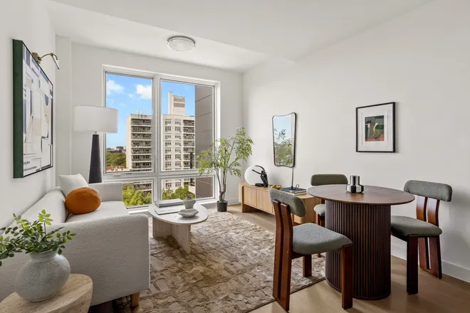 379 OCEAN Parkway #PHA, Brooklyn, NY 11218