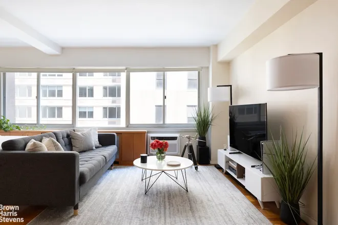 240 East 55th Street #6D, New York, NY 10022
