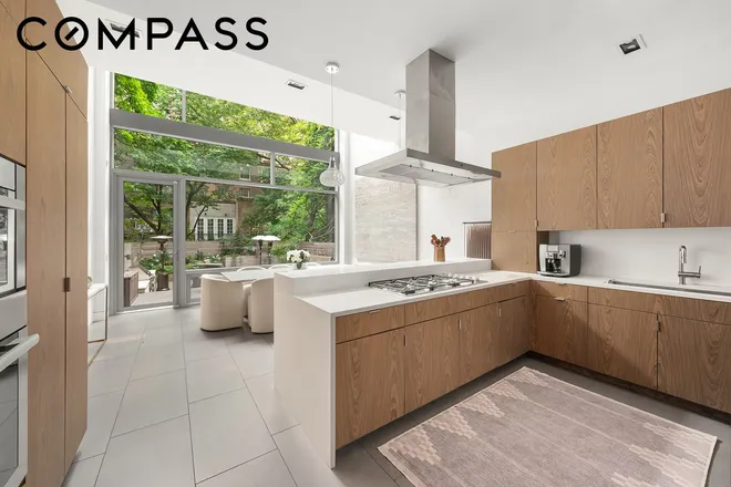 450 West 25th Street, New York, NY 10001