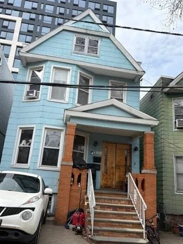 13 BRYAN Place, JC, Journal Square, NJ 07306