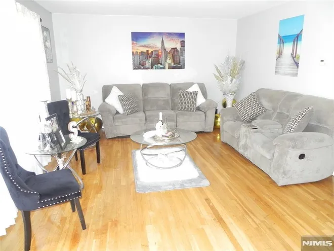 26 MARSHALL Avenue, Little Ferry, NJ 07643