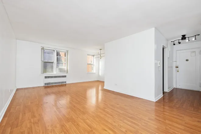 67-10 108th Street #4A, Forest Hills, NY 11375