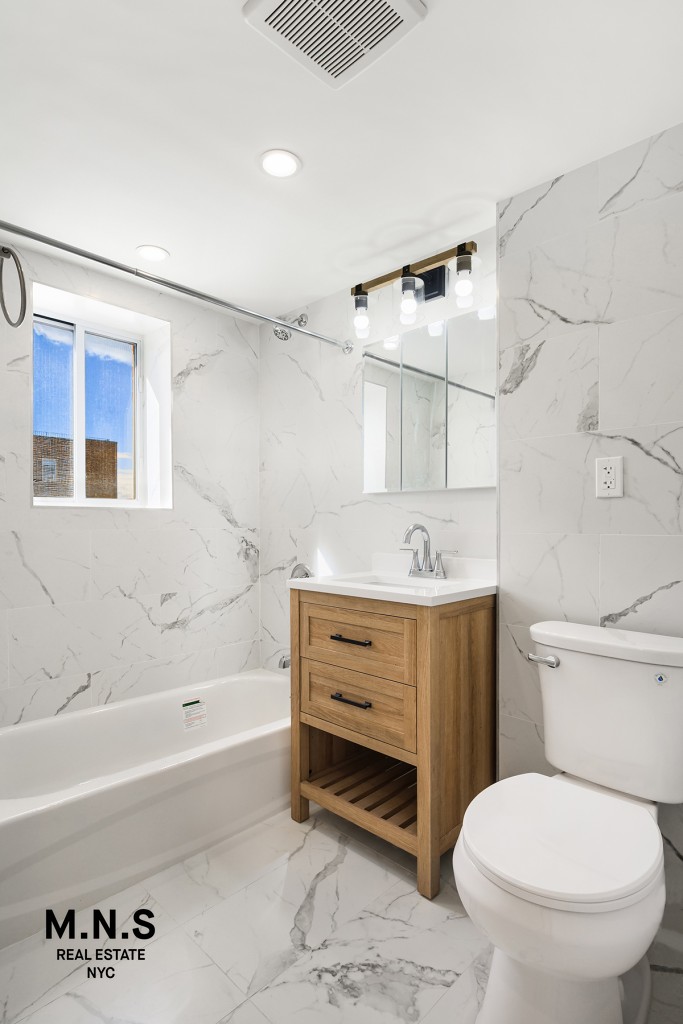 102-10 Queens Boulevard #704, Rego Park, Queens, NY 11375 - Property photo 5 of 16