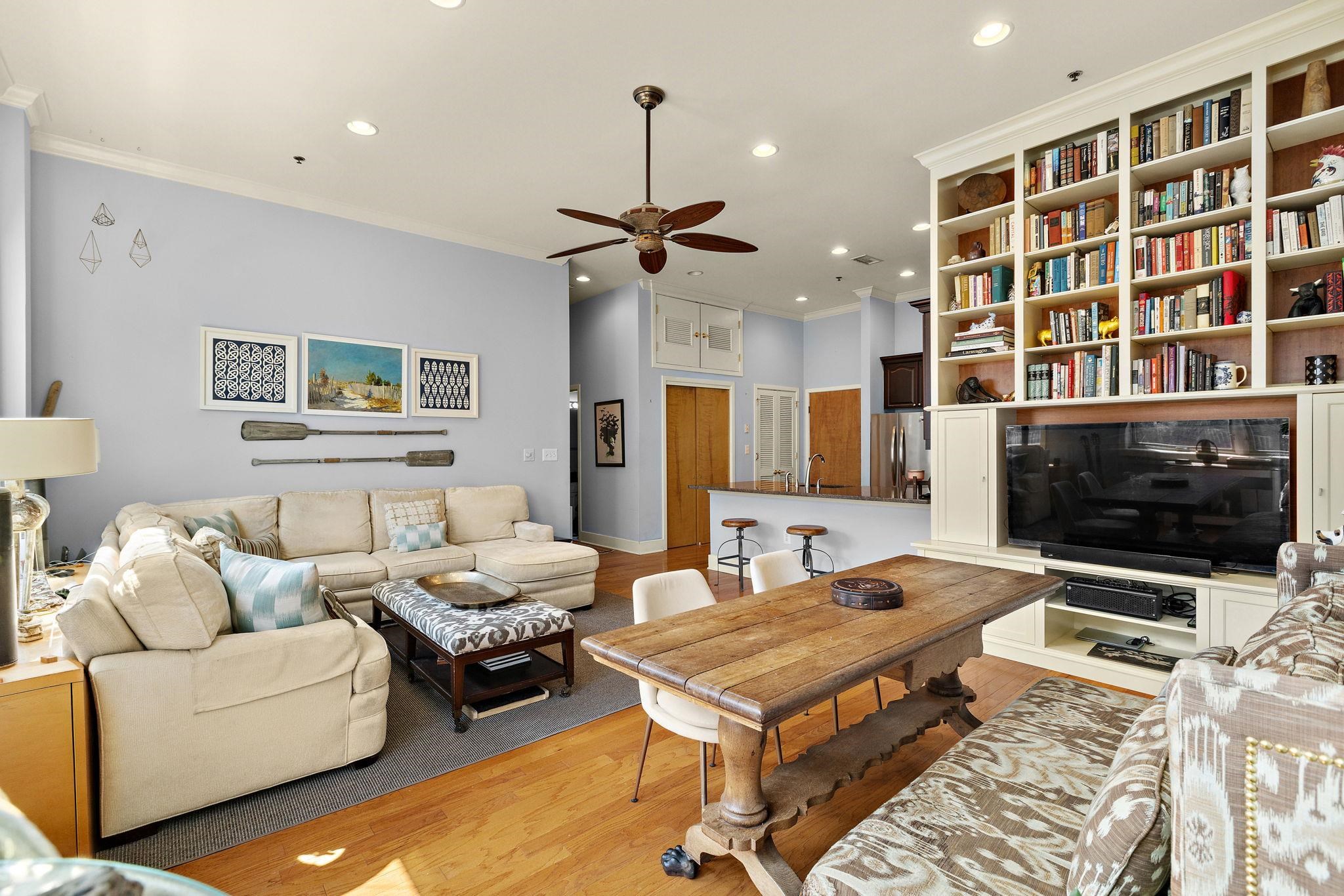 187 WARREN Street, Jersey City, JC Downtown, NJ 07302-6700 - Property photo 3 of 19