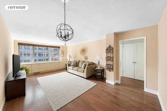 209 East 56th Street #9E, New York, NY 10022
