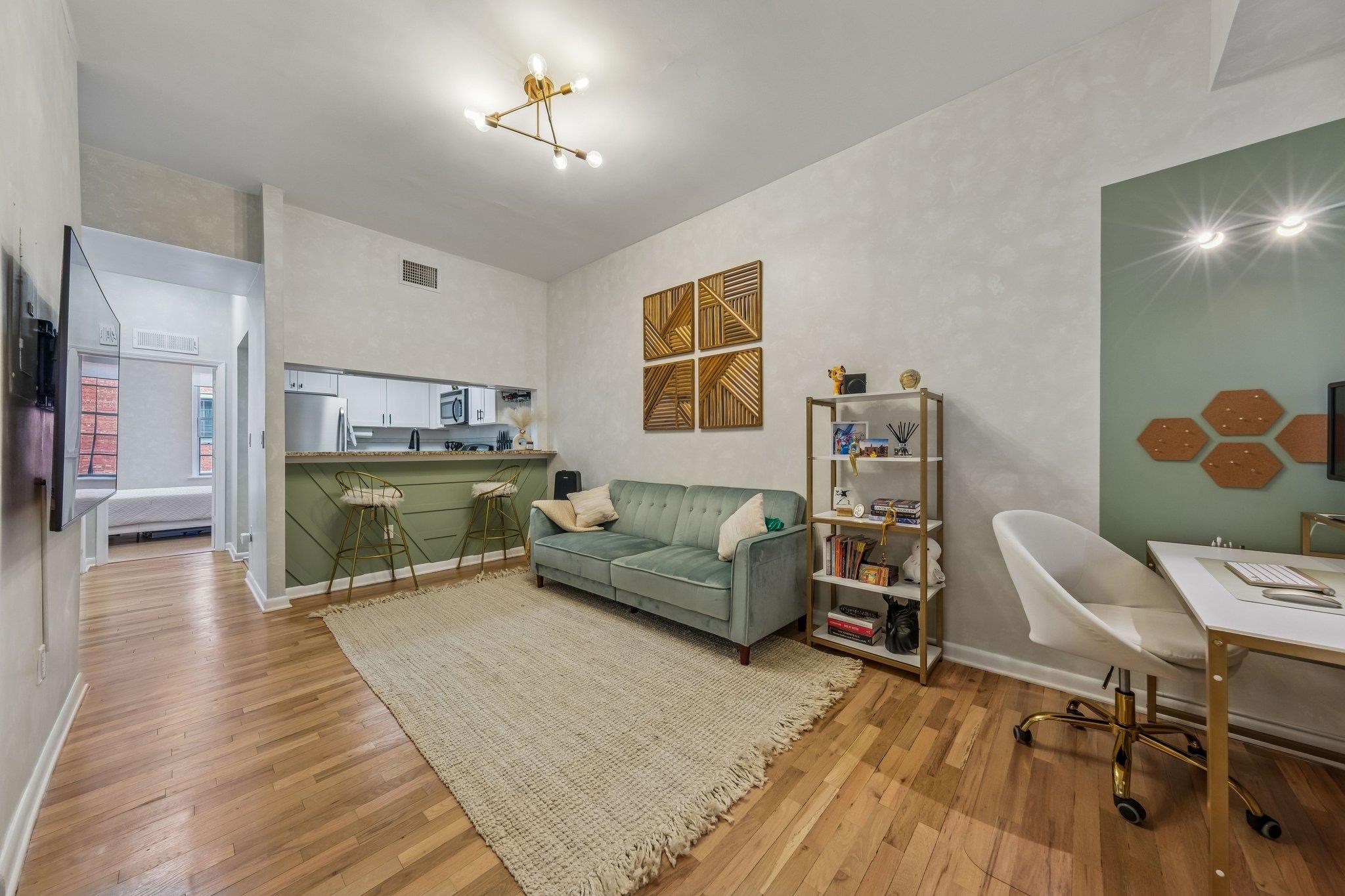 187 WAYNE Street, Jersey City, JC Downtown, NJ 07302 - Property photo 2 of 22