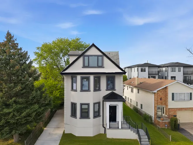 703 3rd Street, Secaucus, NJ 07094-3130