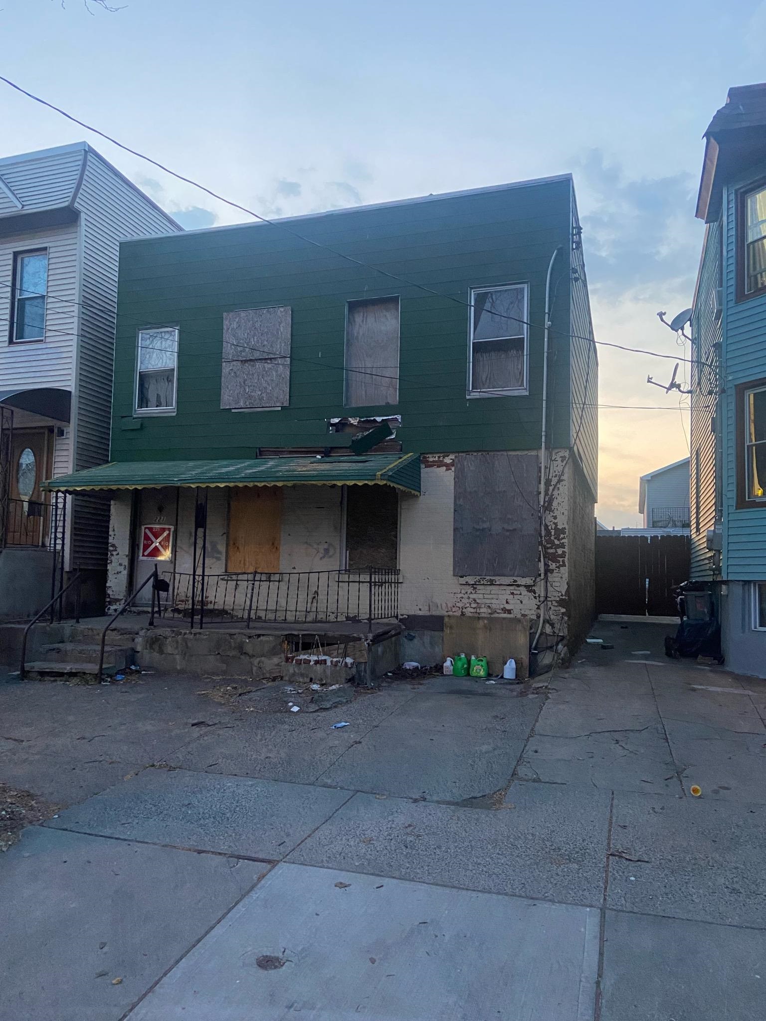 221 OLEAN Avenue, Jersey City, JC Journal Square, NJ 07306 - Property photo 2 of 5