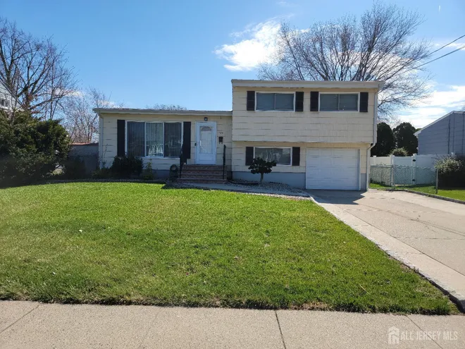 139 Throckmorton Lane, Crestwood Sec 02, NJ 08857