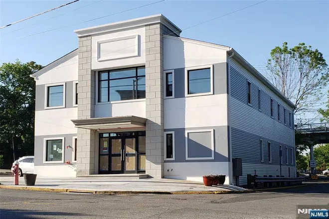 1010 Edgewater, Ridgefield, NJ 07657