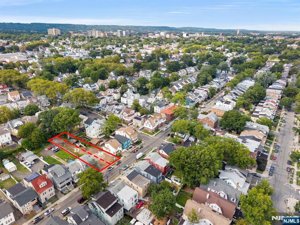 37 Grand, Newark City, Newark, NJ 07106 - Property photo 4 of 22