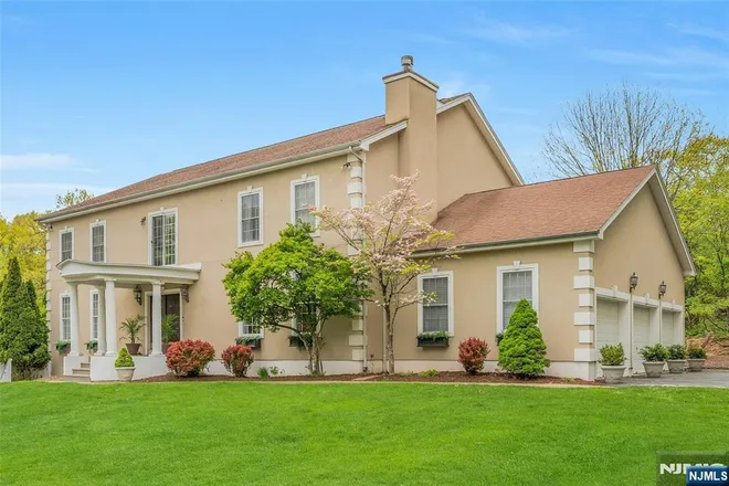 16 Lenape, Montclair, NJ 07043