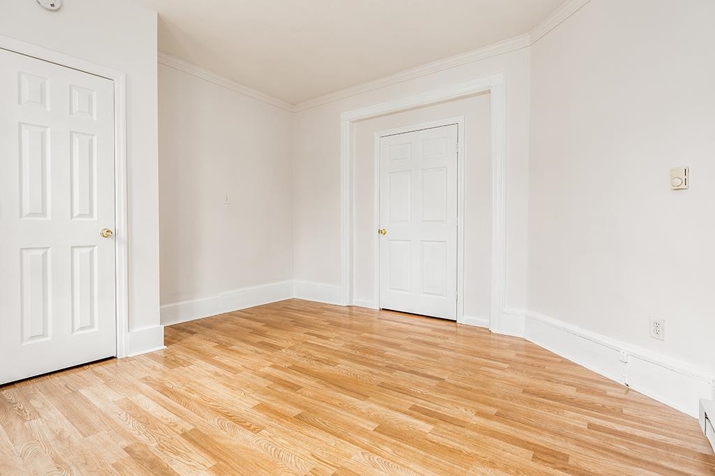 39 WEST 47th Street, Bayonne City, Bayonne, NJ 07002 - Property photo 3 of 11
