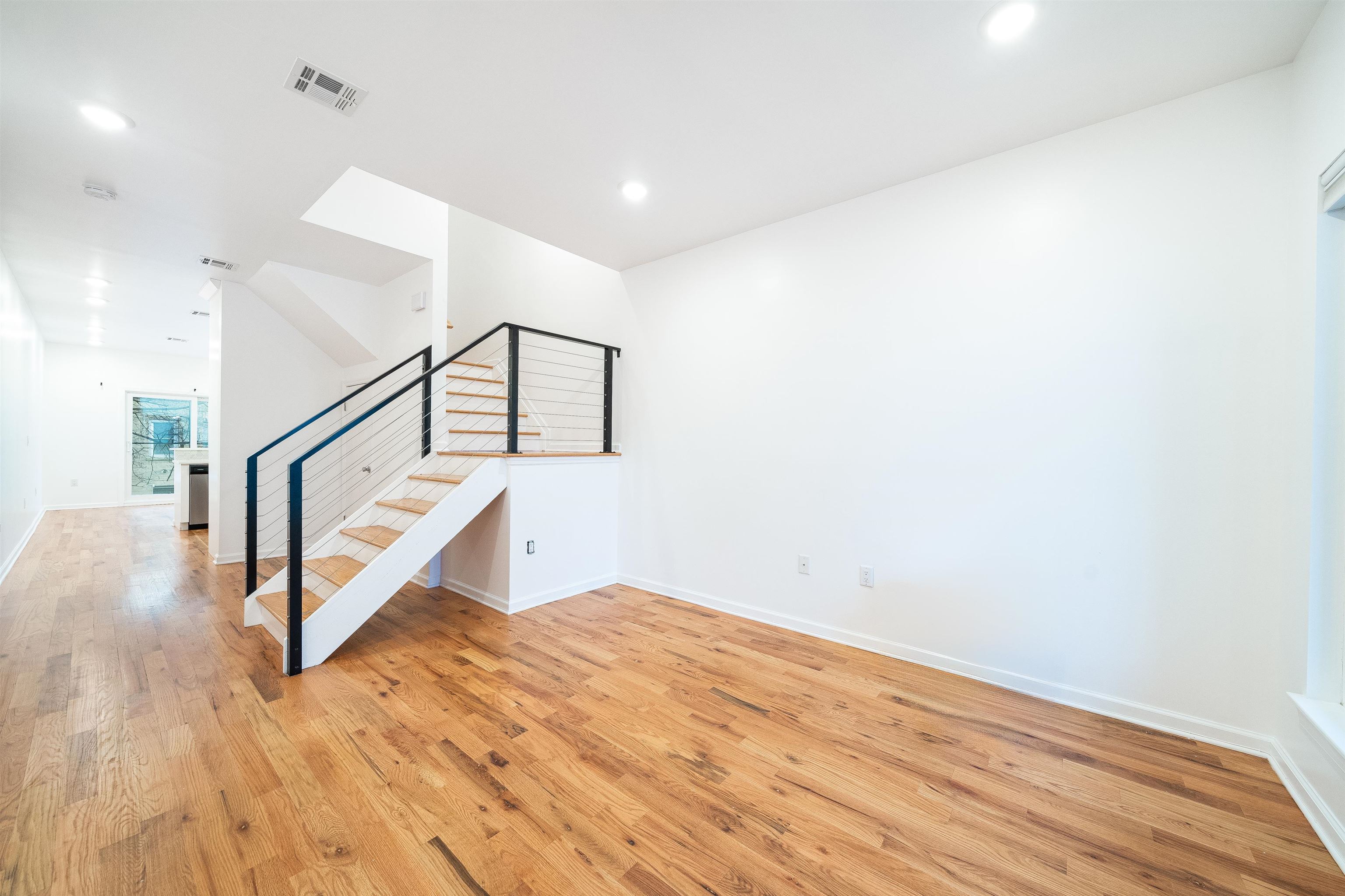 300 HALLADAY Street, Jersey City, JC Bergen Lafayette, NJ 07304 - Property photo 4 of 36