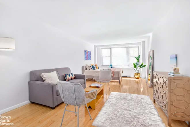 520 East 72nd Street #1J, New York, NY 10021