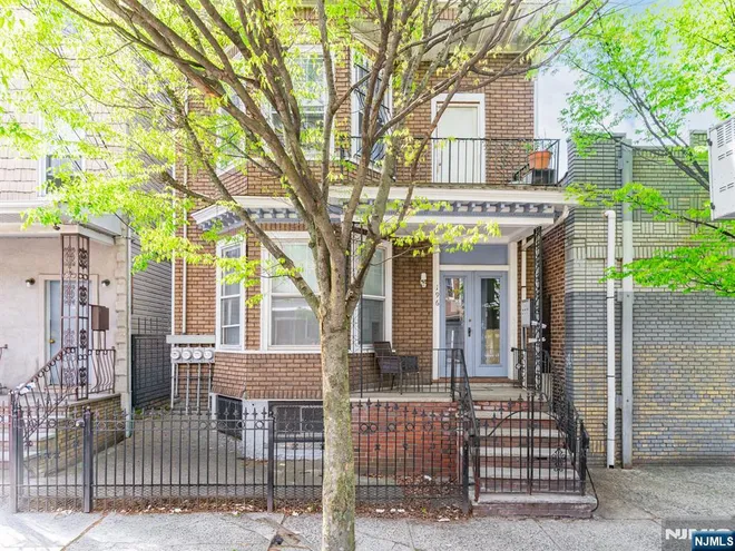 196 Sussex, Newark, NJ 07103