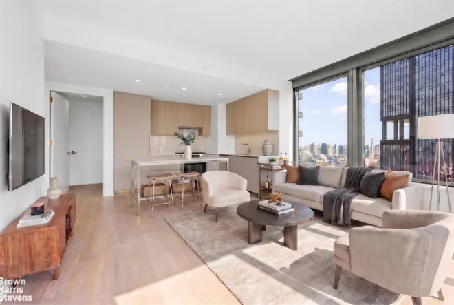 3 COURT Square #3908, Long Island City, NY 11101