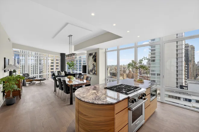 207 East 57th Street #29A, New York, NY 10022