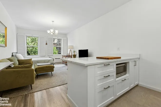330 East 83rd Street #2G, New York, NY 10028