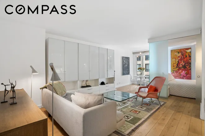 200 Central Park #18L, New York, NY 10019
