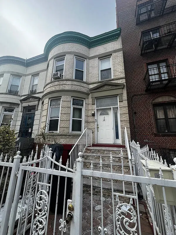 338 East 22nd Street, Brooklyn, NY 11226
